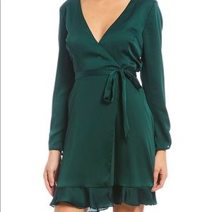 NWOTGianni Bini Dark Green Ruffle hem wrap dress Small